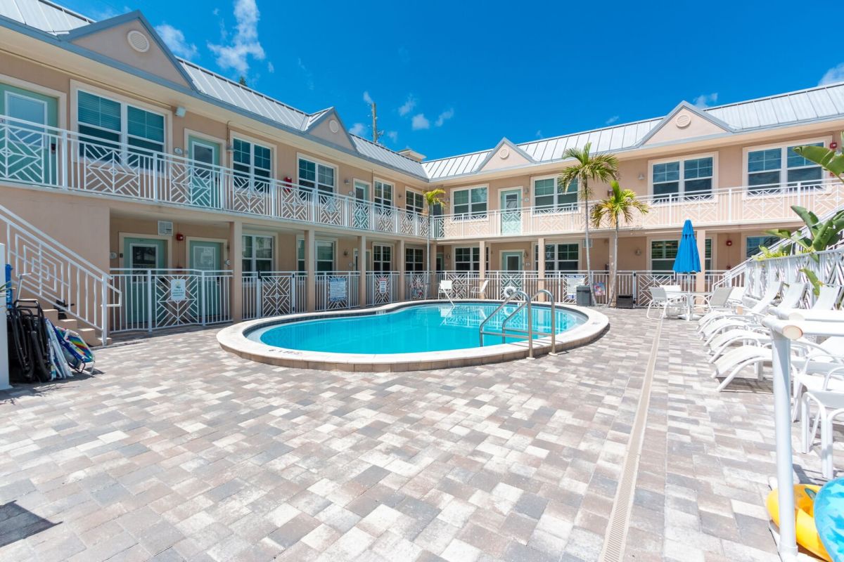 Belloise Realty Vacation Rentals-204 | Clearwater Beach Suites-image-1